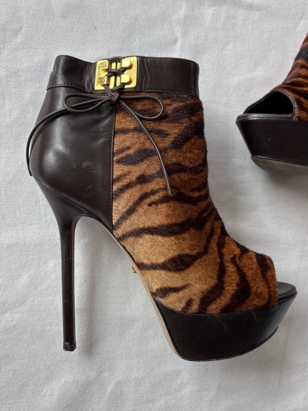 Sergio Rossi Tiger Print Calf Hair Platform Peep Toe Booties EU 36 US 6
